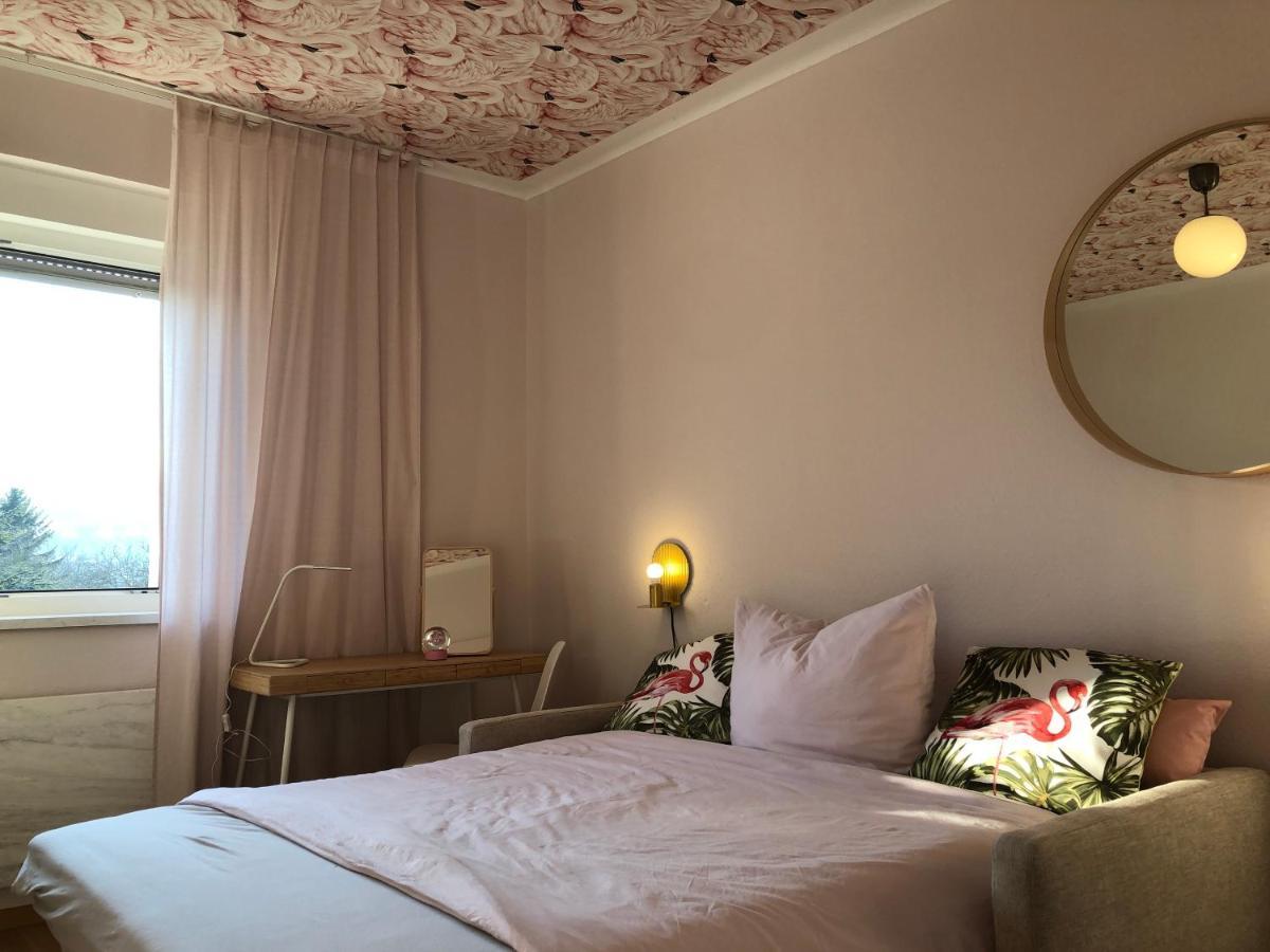 Altstadt Naehe 7 Min Fussweg Ueber Alte Maibruecke Zu Pension Mit Balkon & Garten, Ideal For Long Stay, Relocation Ochsenfurt Exterior photo