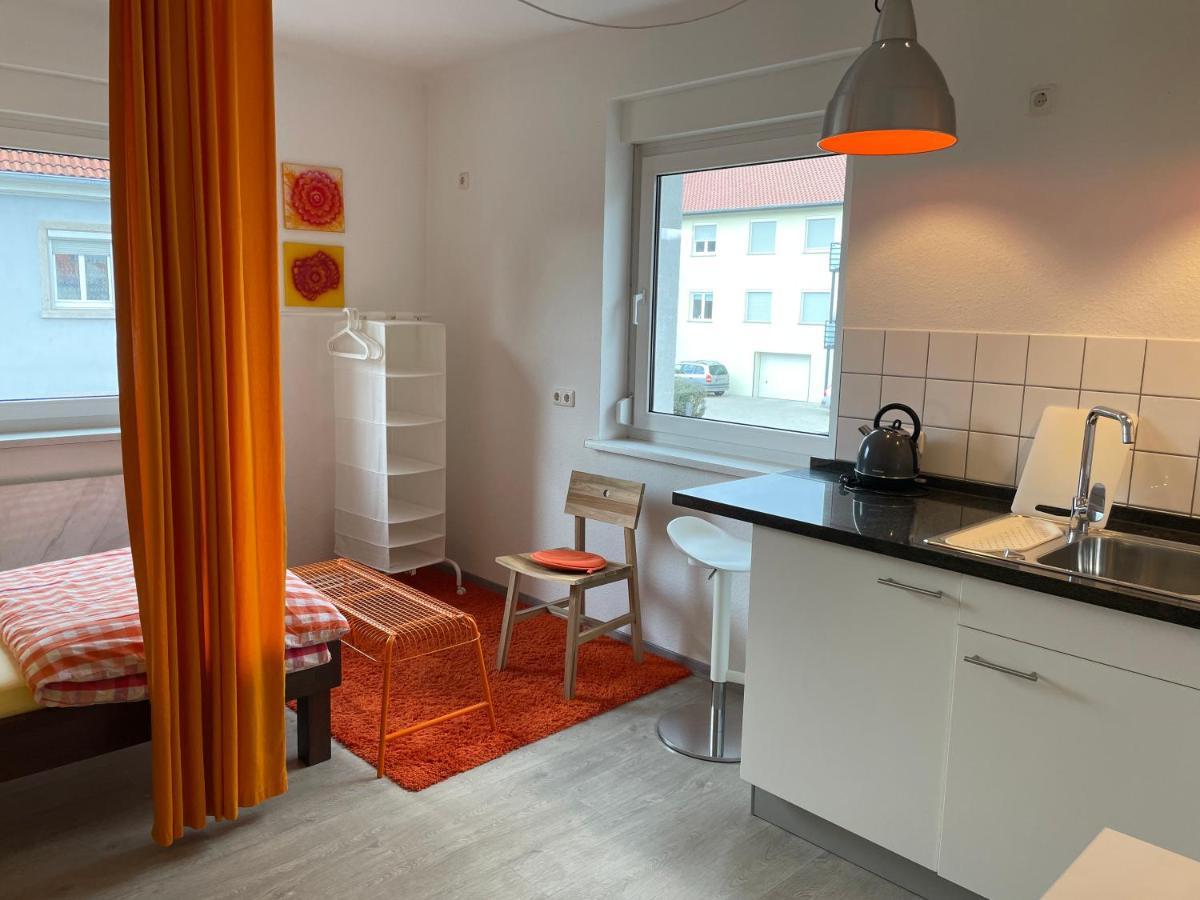 Altstadt Naehe 7 Min Fussweg Ueber Alte Maibruecke Zu Pension Mit Balkon & Garten, Ideal For Long Stay, Relocation Ochsenfurt Exterior photo