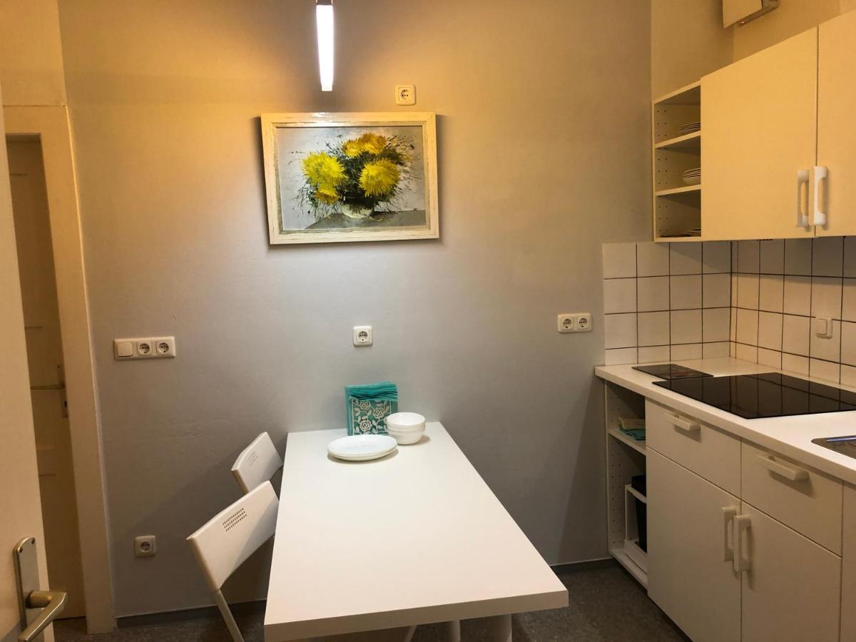Altstadt Naehe 7 Min Fussweg Ueber Alte Maibruecke Zu Pension Mit Balkon & Garten, Ideal For Long Stay, Relocation Ochsenfurt Exterior photo